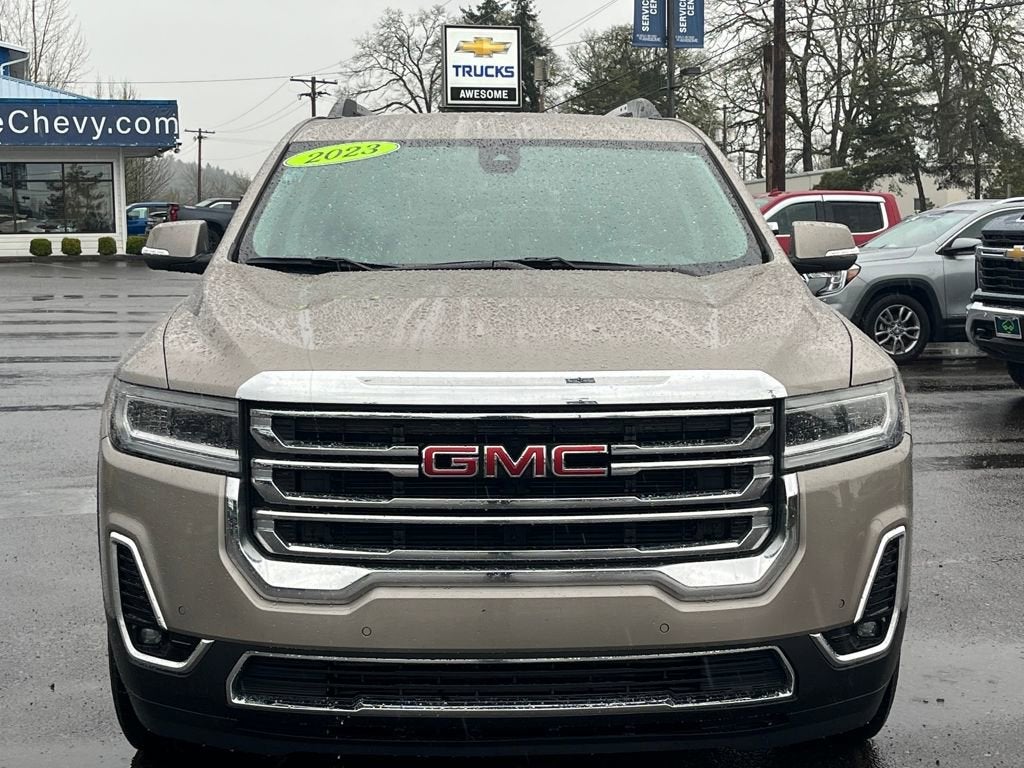 2023 GMC Acadia SLT
