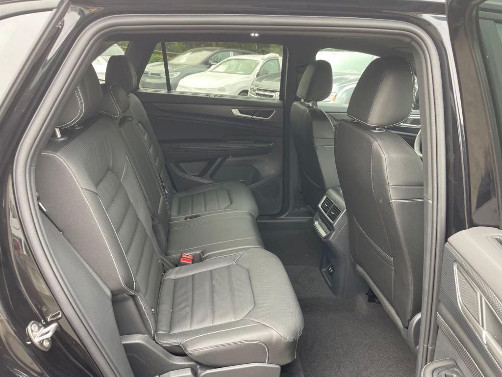 2026 Volkswagen Atlas Cross Sport 2.0T SEL R-Line Black