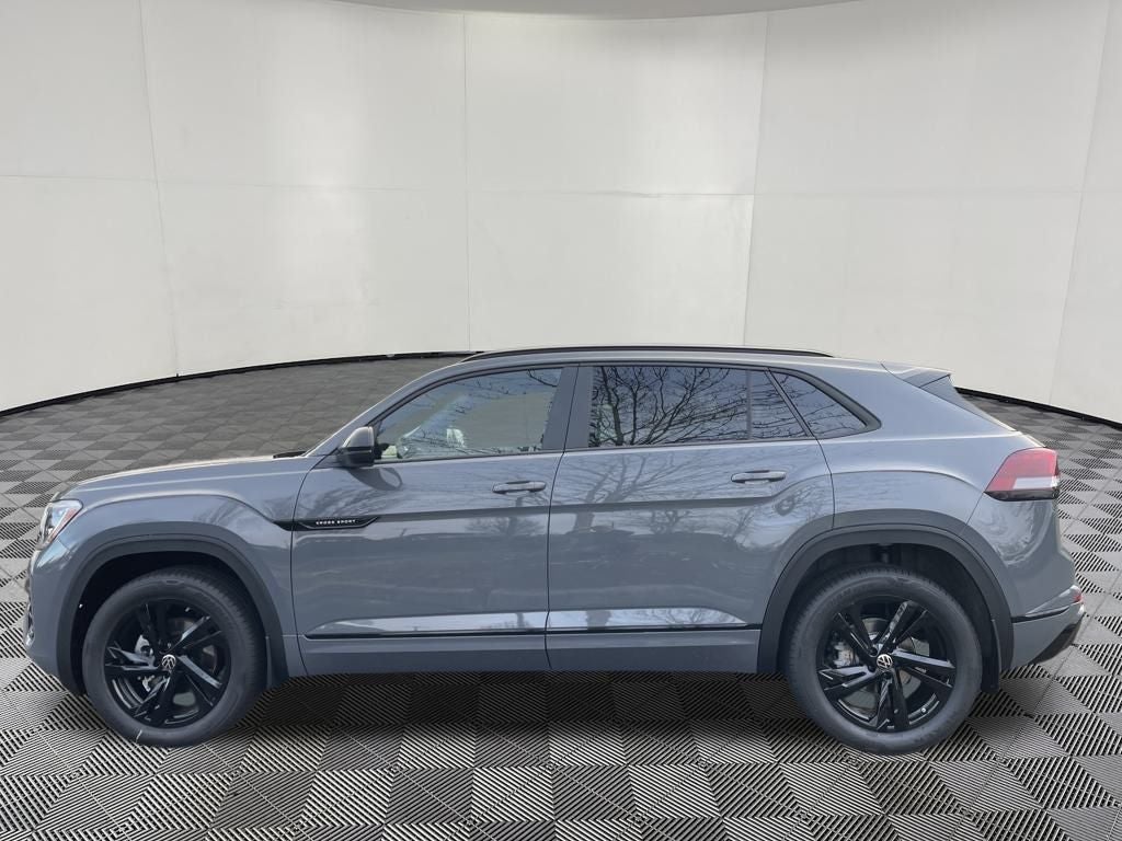 2026 Volkswagen Atlas Cross Sport 2.0T SEL R-Line Black