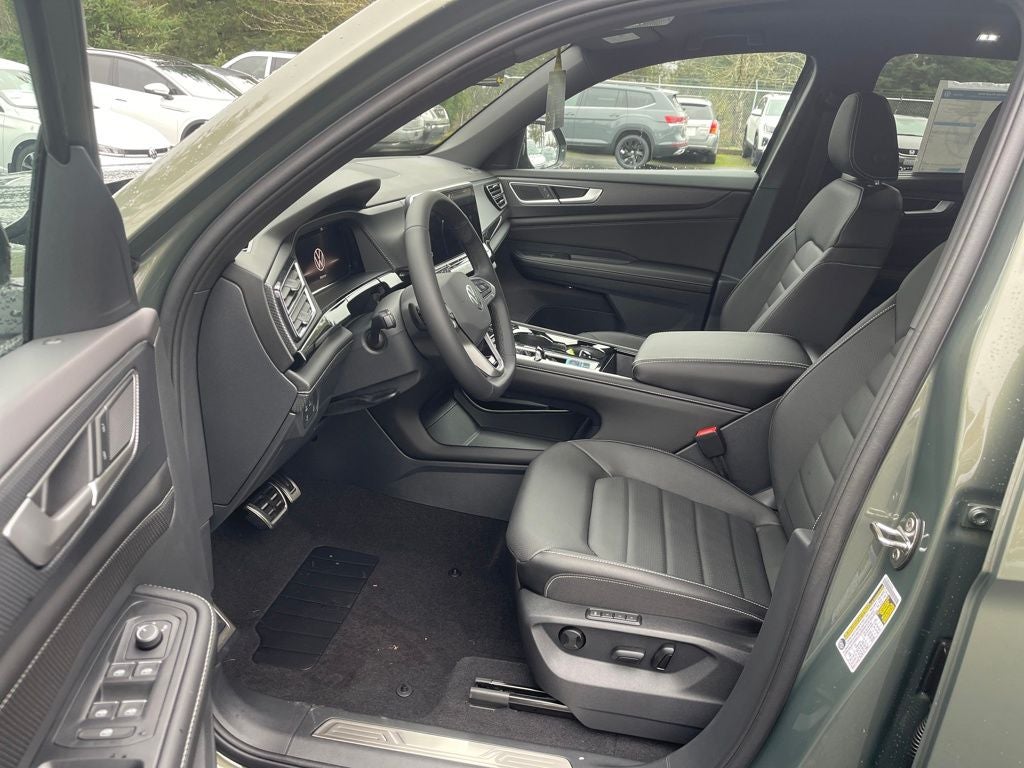 2026 Volkswagen Atlas Cross Sport 2.0T SEL R-Line Black