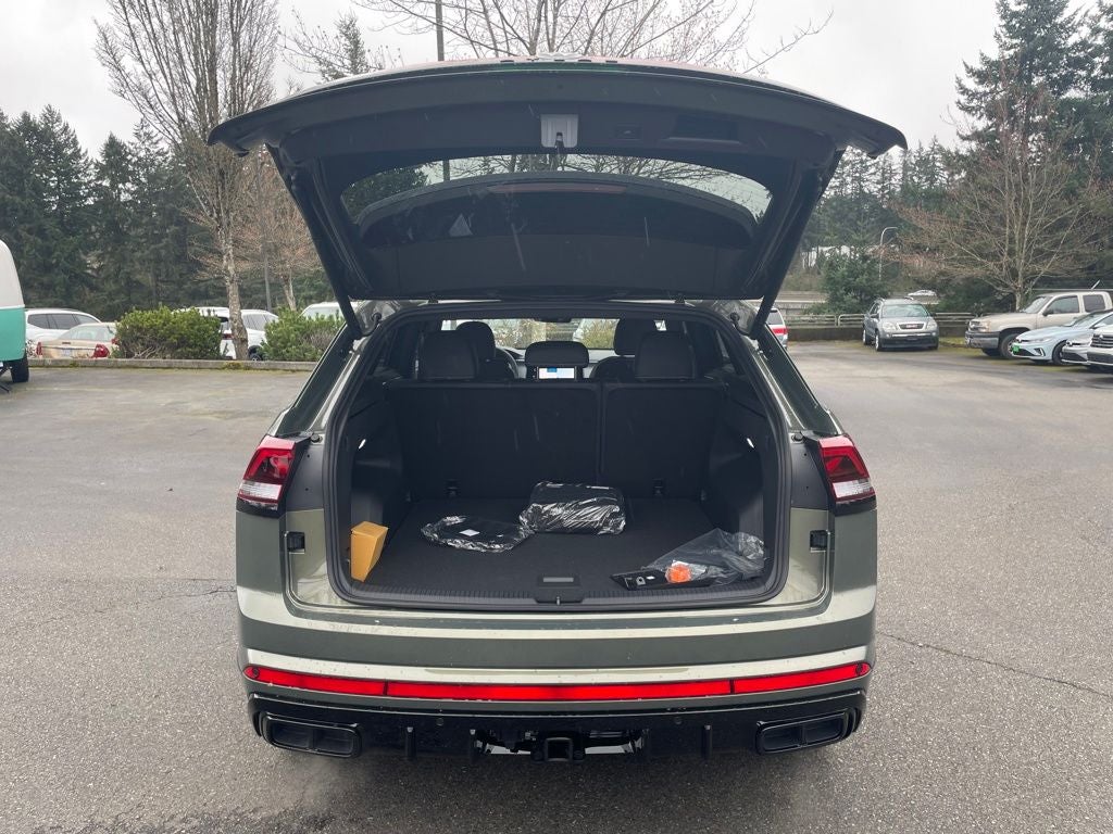 2026 Volkswagen Atlas Cross Sport 2.0T SEL R-Line Black