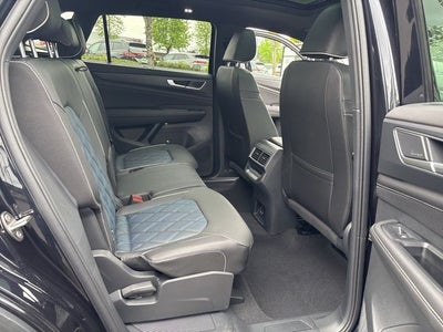 2025 Volkswagen Atlas Cross Sport 2.0T SEL Premium R-Line