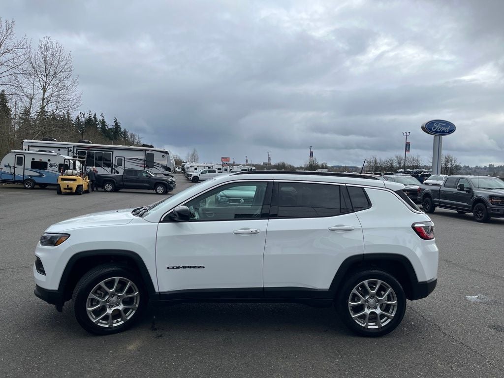 2024 Jeep Compass Latitude Lux