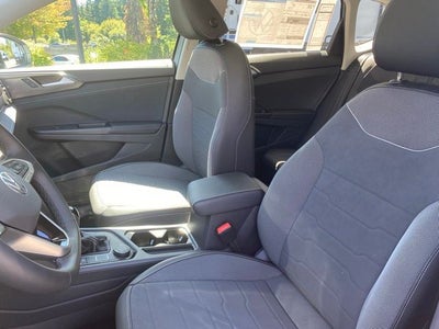 2025 Volkswagen Taos 1.5T SE Black