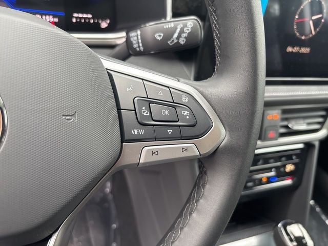 2025 Volkswagen Taos 1.5T SE Black