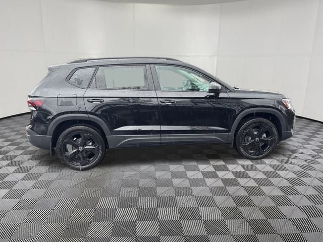 2025 Volkswagen Taos 1.5T SE Black