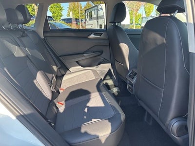 2025 Volkswagen Taos 1.5T SE Black