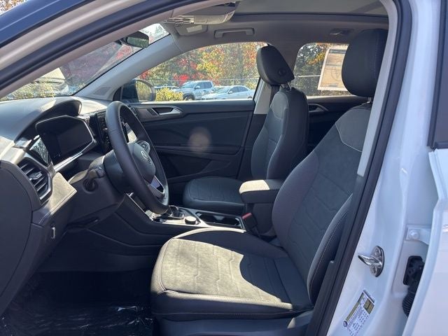 2025 Volkswagen Taos 1.5T SE Black