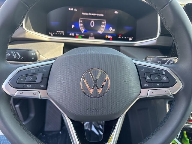 2025 Volkswagen Taos 1.5T SE Black