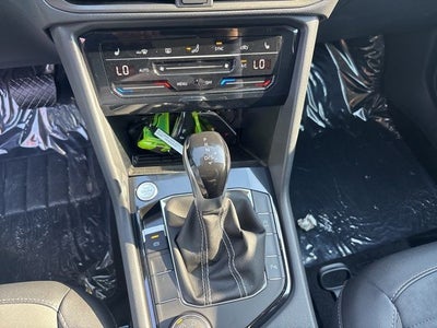 2025 Volkswagen Taos 1.5T SE Black