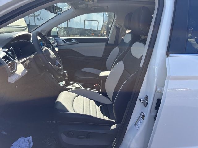 2025 Volkswagen Taos 1.5T SEL