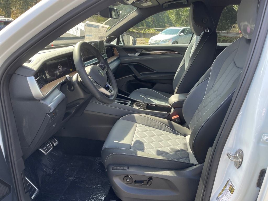 2026 Volkswagen Tiguan 2.0T SEL R-Line Turbo