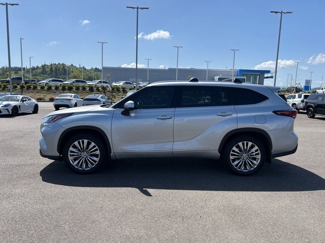 2024 Toyota Highlander Hybrid Platinum