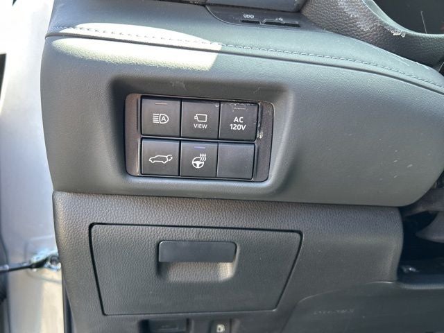 2024 Toyota Highlander Hybrid Platinum