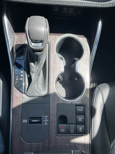 2024 Toyota Highlander Hybrid Platinum