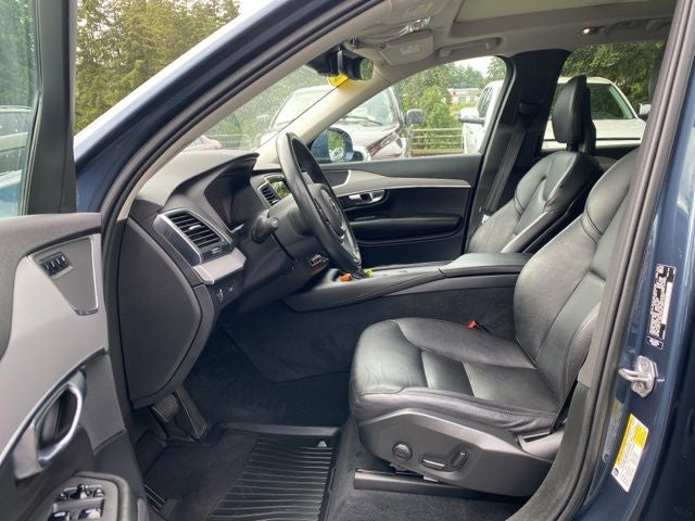 2021 Volvo XC90 T5 Momentum