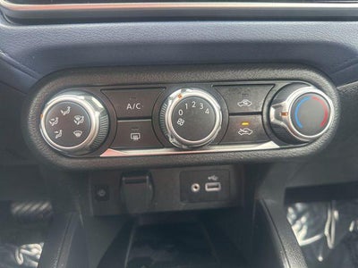 2023 Nissan Versa 1.6 SV