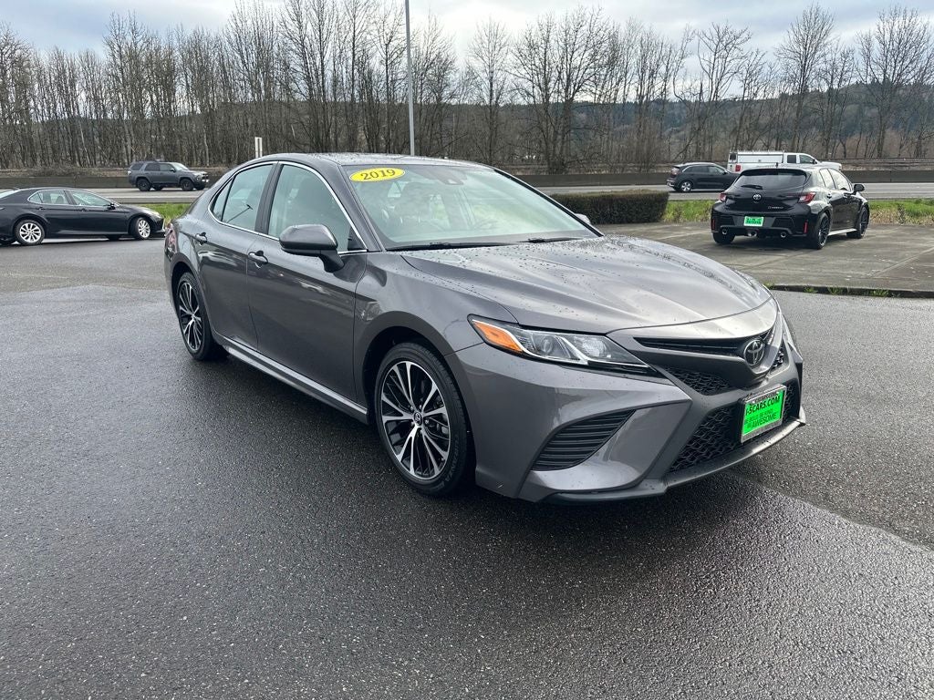 2019 Toyota Camry SE
