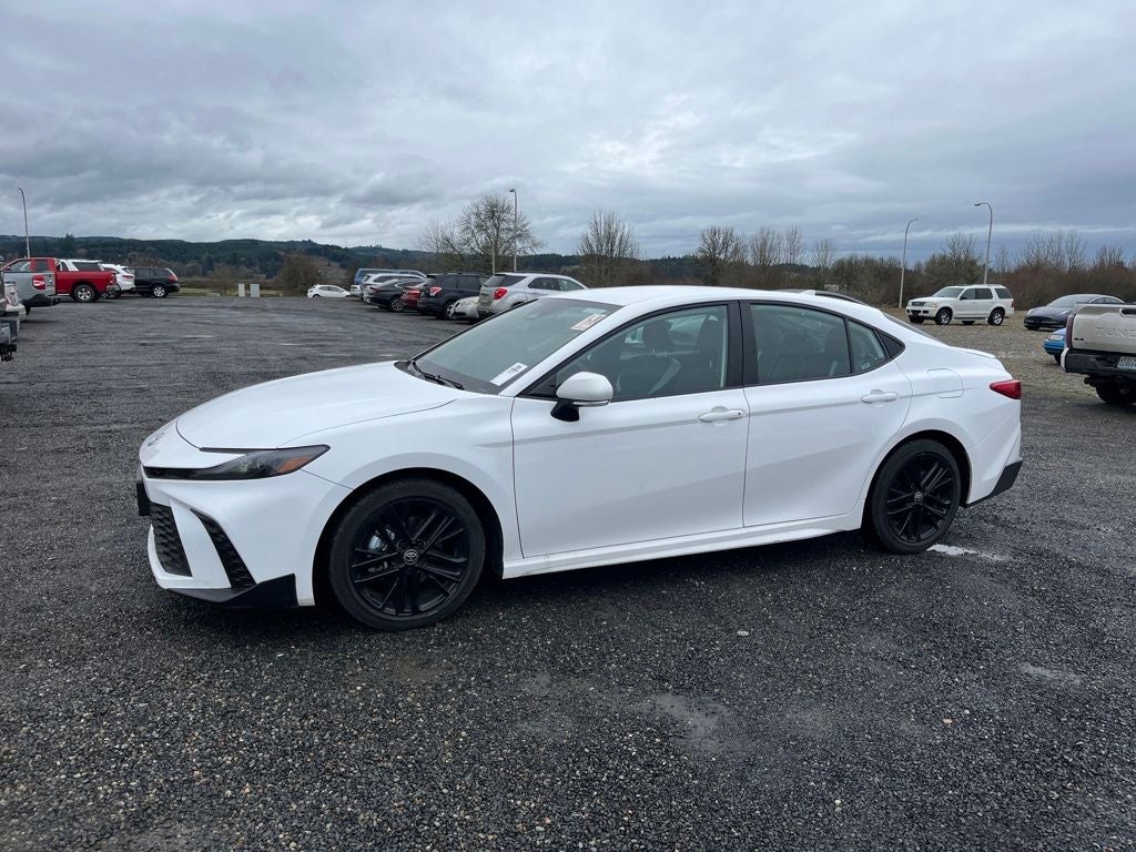 2025 Toyota Camry SE