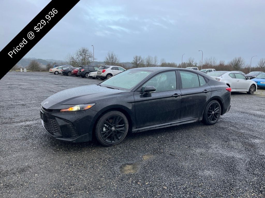 2025 Toyota Camry SE
