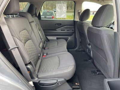 2023 Nissan Pathfinder SV