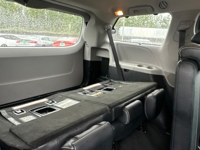2015 Toyota Sienna SE Premium 8 Passenger