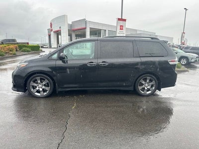 2015 Toyota Sienna SE Premium 8 Passenger