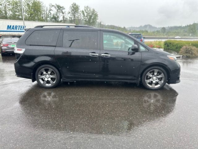 2015 Toyota Sienna SE Premium 8 Passenger