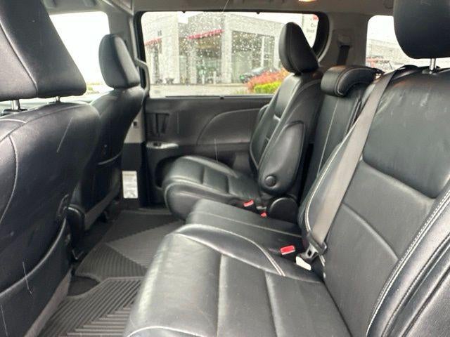 2015 Toyota Sienna SE Premium 8 Passenger