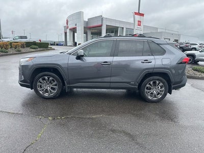 2022 Toyota RAV4 Hybrid XLE Premium