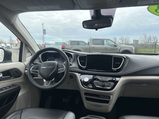 2023 Chrysler Pacifica Hybrid Touring L
