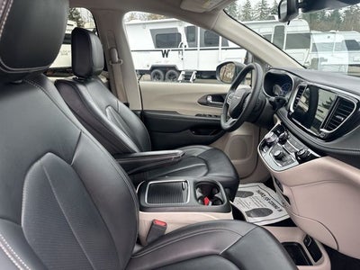 2023 Chrysler Pacifica Hybrid Touring L