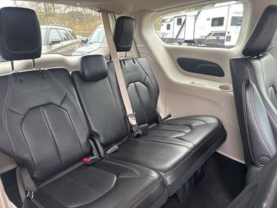 2023 Chrysler Pacifica Hybrid Touring L