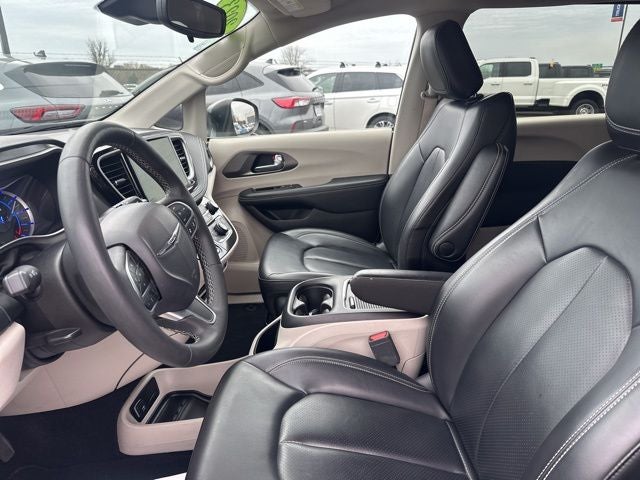 2023 Chrysler Pacifica Hybrid Touring L