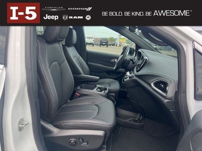 2026 Chrysler Pacifica PACIFICA SELECT AWD