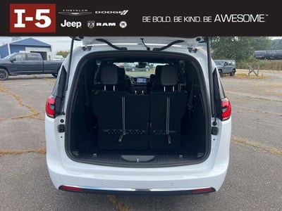 2026 Chrysler Pacifica PACIFICA SELECT AWD