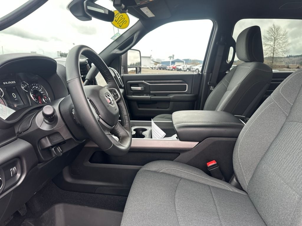 2024 RAM 3500 Big Horn Crew Cab 4x4 8' Box