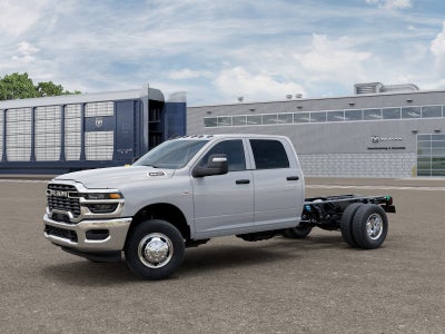 2026 RAM Ram 3500 Chassis Cab RAM 3500 TRADESMAN CREW CAB CHASSIS 4X4 60' CA