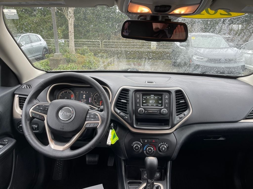 2016 Jeep Cherokee Sport