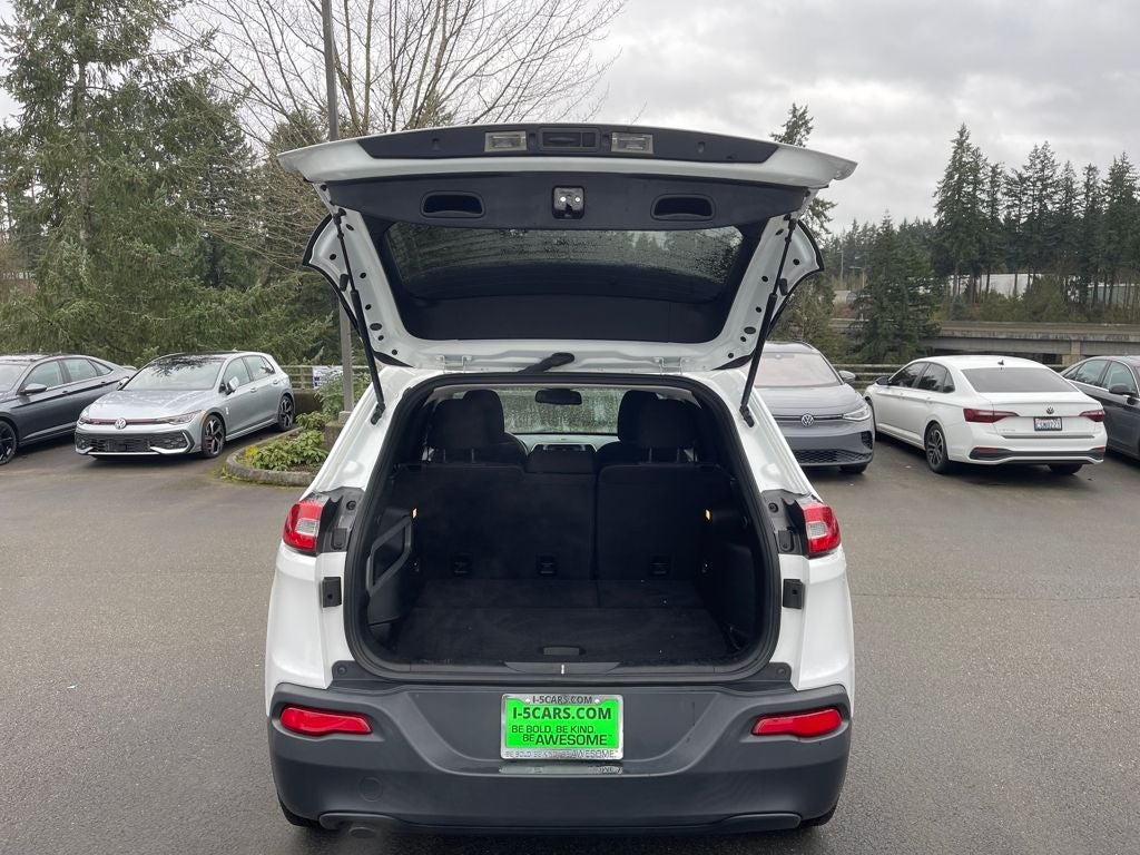 2016 Jeep Cherokee Sport