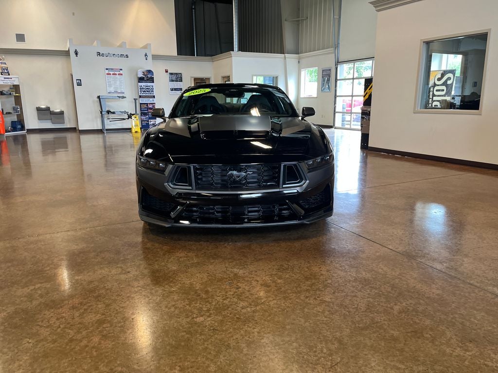 2025 Ford Mustang Dark Horse