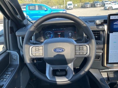 2025 Ford F-150 Lightning Lariat