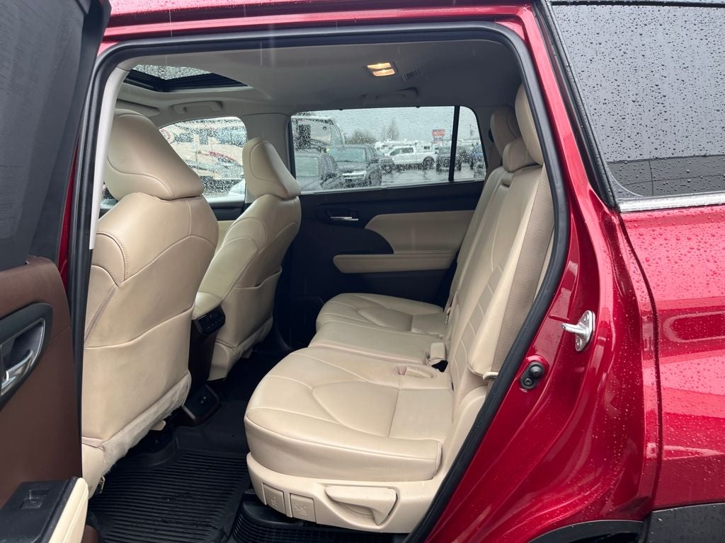 2022 Toyota Highlander Hybrid XLE