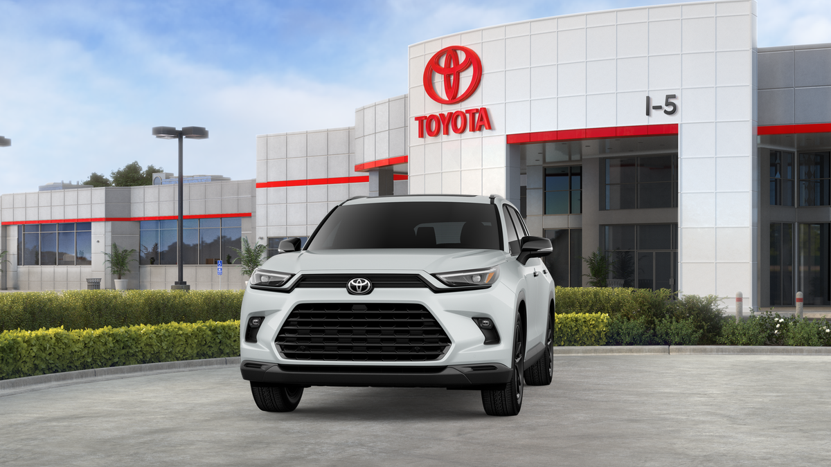 2026 Toyota Grand Highlander Hybrid Nightshade