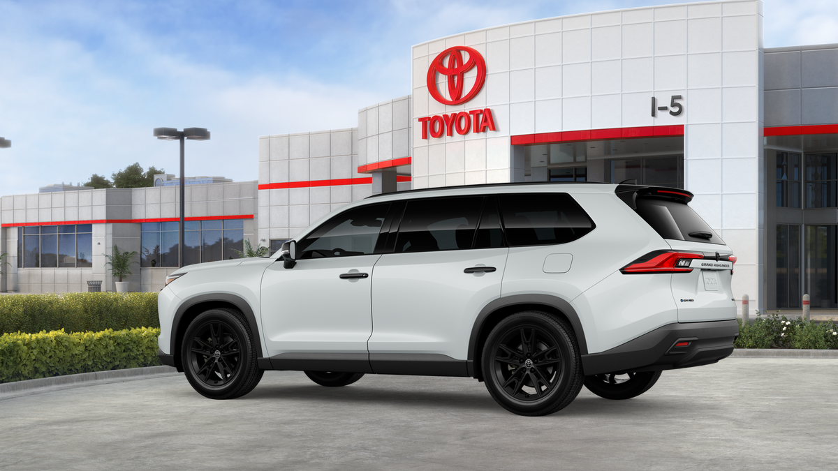 2026 Toyota Grand Highlander Hybrid Nightshade