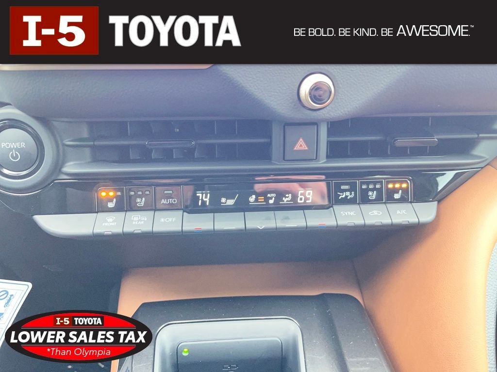 2025 Toyota Toyota Crown Signia Limited